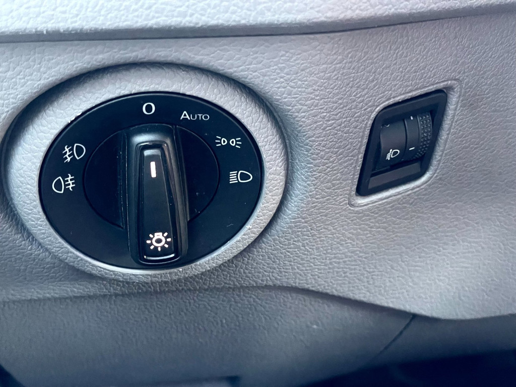 Volkswagen Crafter 35 2.0 TDI L4H3 NAVI AIRCO 140 PK AUTOMAAT CARPLAY 29