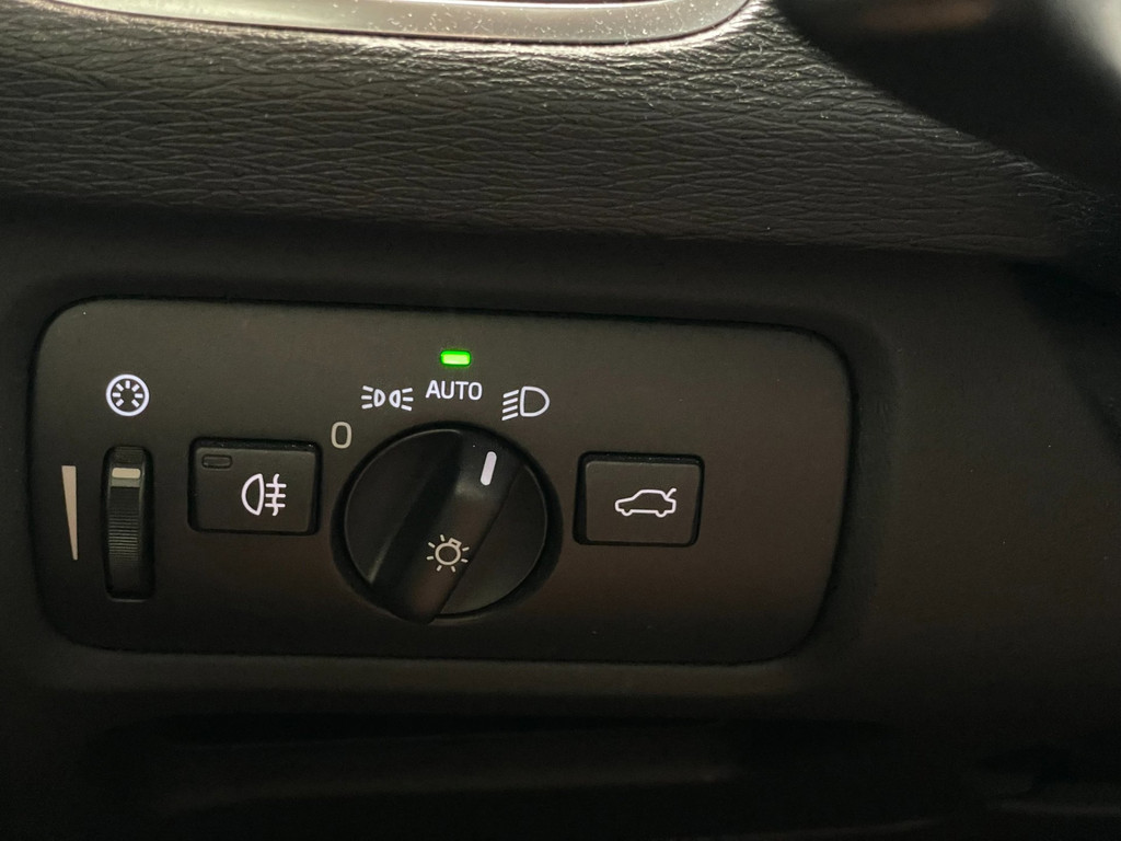 Volvo V40 1.5 T2 Polar+ AIRCO NAVI NAP BTW 26