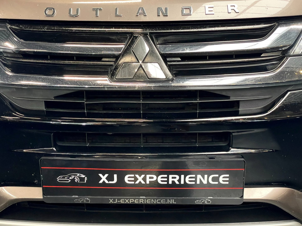 Mitsubishi Outlander 2.0 PHEV Executive Edition NAP*FACELIFT*TREKHAAK*360CAM*LEDER*BOMVOL 19