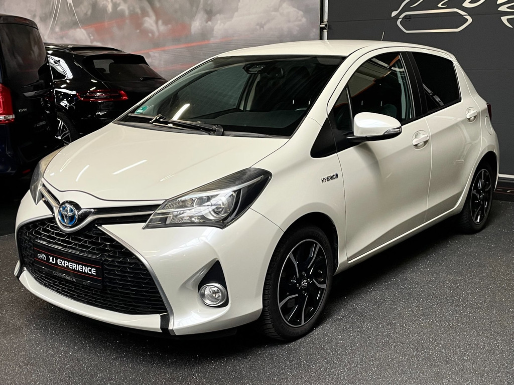 Toyota Yaris 1.5 Hybrid Dynamic Bi-Tone Cruise ,Stoel verw, Navigatie & Camera 0