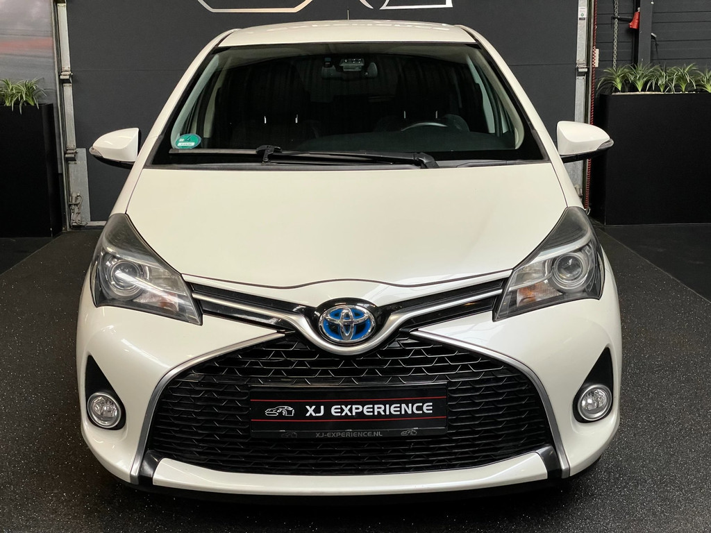 Toyota Yaris 1.5 Hybrid Dynamic Bi-Tone Cruise ,Stoel verw, Navigatie & Camera 1