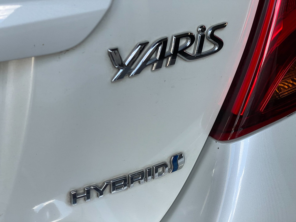 Toyota Yaris 1.5 Hybrid Dynamic Bi-Tone Cruise ,Stoel verw, Navigatie & Camera 12