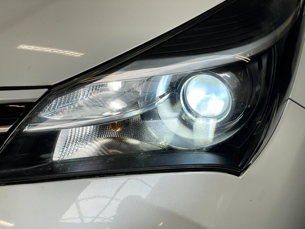 Toyota Yaris 1.5 Hybrid Dynamic Bi-Tone Cruise ,Stoel verw, Navigatie & Camera 19