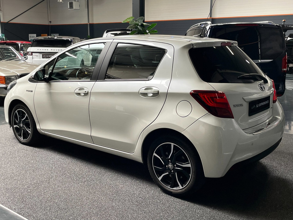 Toyota Yaris 1.5 Hybrid Dynamic Bi-Tone Cruise ,Stoel verw, Navigatie & Camera 3