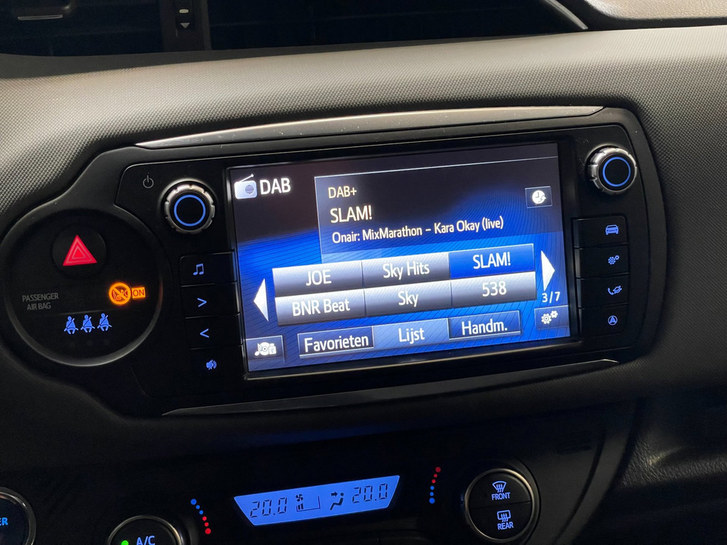 Toyota Yaris 1.5 Hybrid Dynamic Bi-Tone Cruise ,Stoel verw, Navigatie & Camera 34
