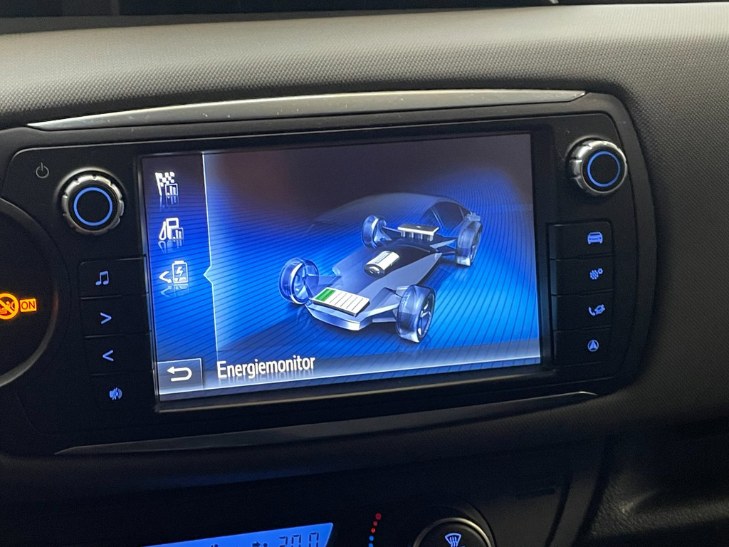 Toyota Yaris 1.5 Hybrid Dynamic Bi-Tone Cruise ,Stoel verw, Navigatie & Camera 38