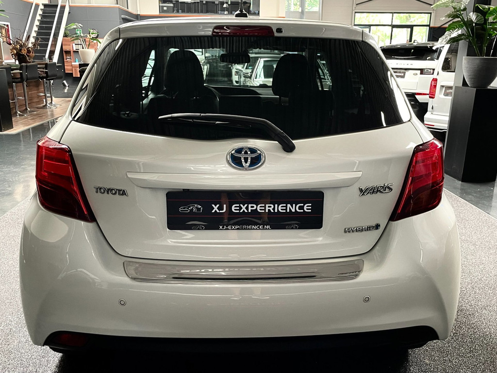 Toyota Yaris 1.5 Hybrid Dynamic Bi-Tone Cruise ,Stoel verw, Navigatie & Camera 4
