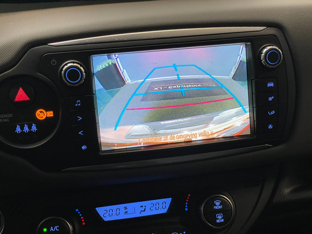 Toyota Yaris 1.5 Hybrid Dynamic Bi-Tone Cruise ,Stoel verw, Navigatie & Camera 40