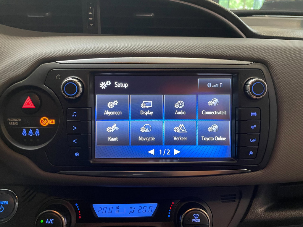 Toyota Yaris 1.5 Hybrid Dynamic Bi-Tone Cruise ,Stoel verw, Navigatie & Camera 50