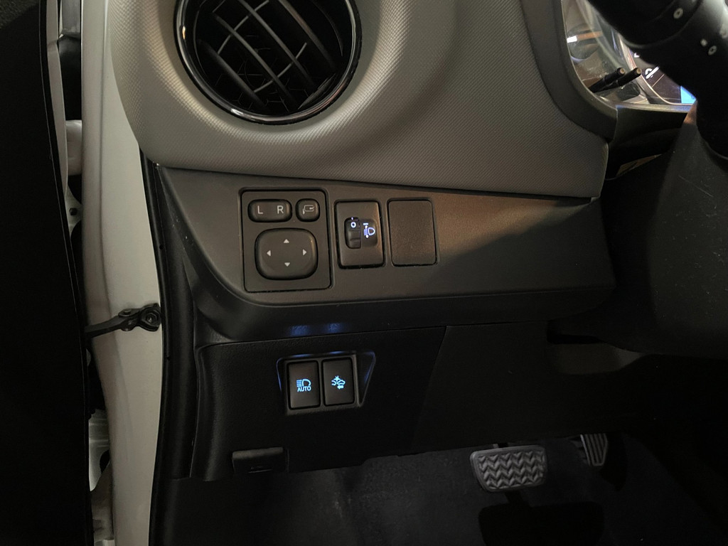 Toyota Yaris 1.5 Hybrid Dynamic Bi-Tone Cruise ,Stoel verw, Navigatie & Camera 53