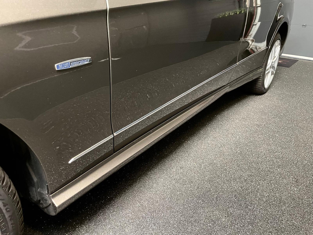 Mercedes-Benz E-klasse Estate 500 Edition Sport AMG 4-Matic PANO LEER 410 PK LUCHTV 17