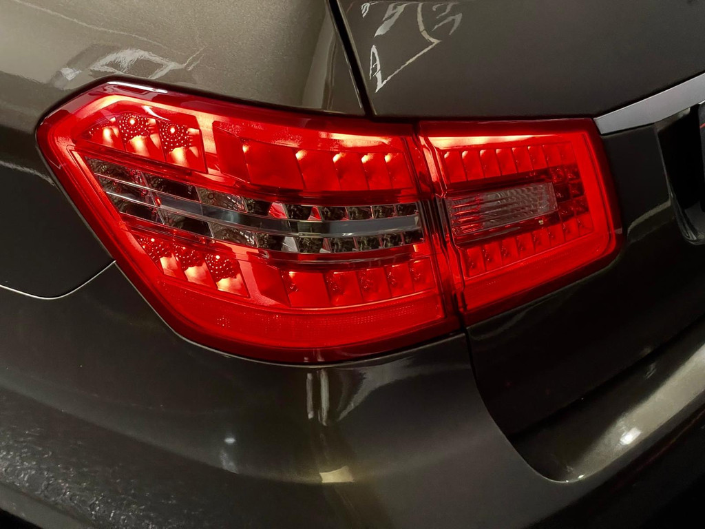 Mercedes-Benz E-klasse Estate 500 Edition Sport AMG 4-Matic PANO LEER 410 PK LUCHTV 32