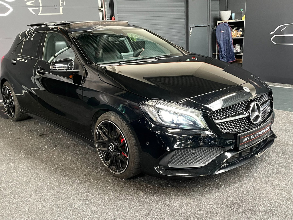 Mercedes-Benz A-klasse 180 Business Solution AMG PANO NAVI 1