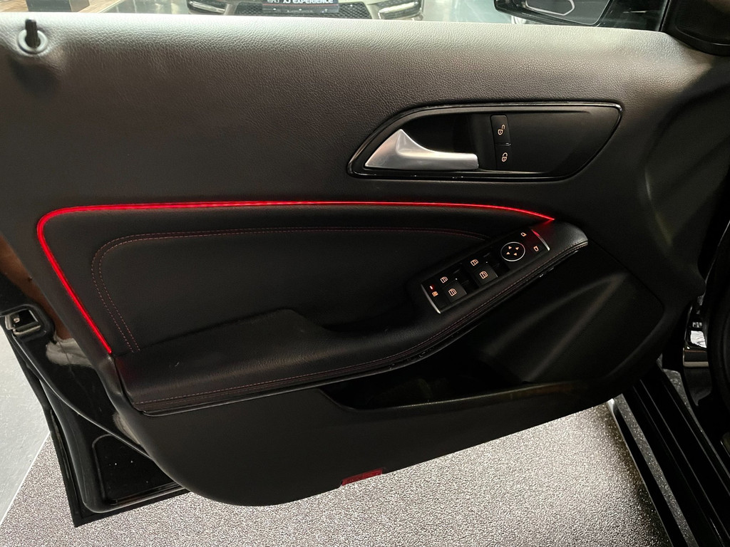 Mercedes-Benz A-klasse 180 Business Solution AMG PANO NAVI 27