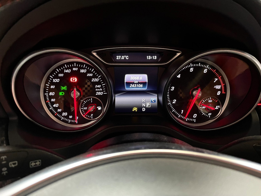 Mercedes-Benz A-klasse 180 Business Solution AMG PANO NAVI 33