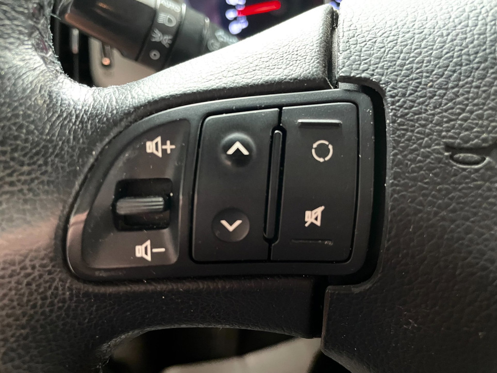 Kia Sportage 1.6 GDI X-ecutive Plus Pack PANO NAVI LEER 44