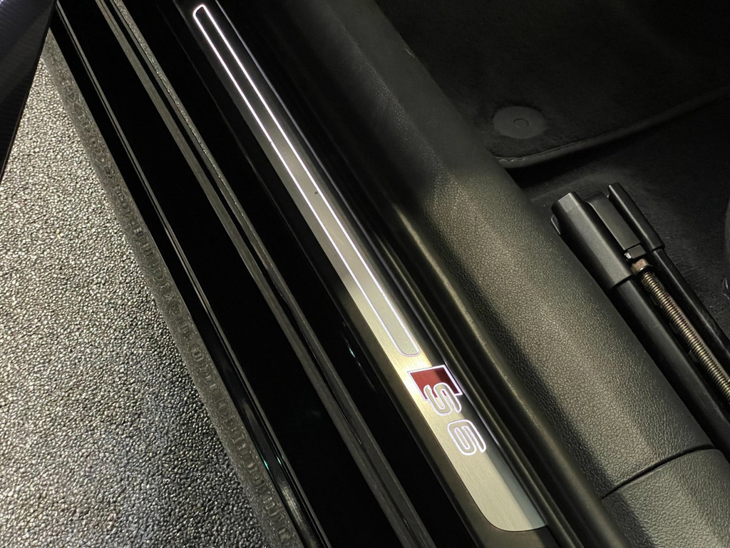 Audi S6 Limousine 4.0 TFSI quattro 570 PK KERAMIC GLASDAK HUD RS BEKLEDING 44
