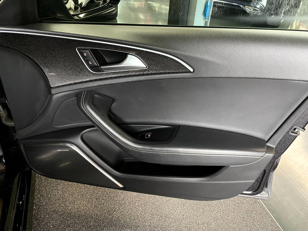 Audi S6 Limousine 4.0 TFSI quattro 570 PK KERAMIC GLASDAK HUD RS BEKLEDING 86