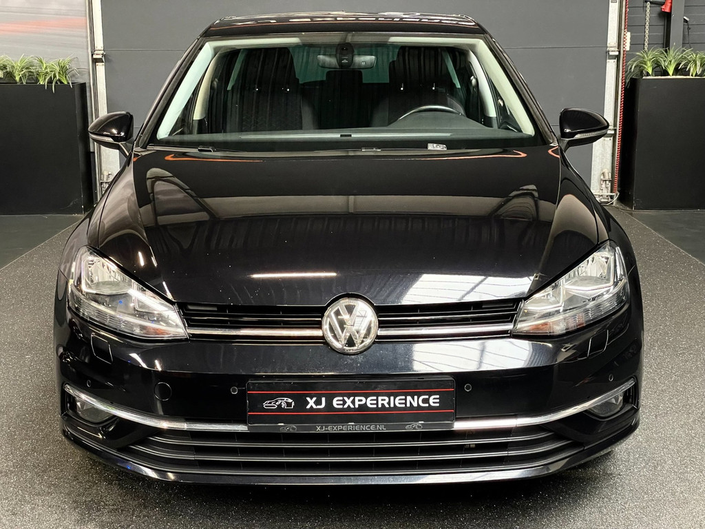 Volkswagen Golf 1.6 TDI Highline Business NAVI CARPLAY AUTOMAAT 1