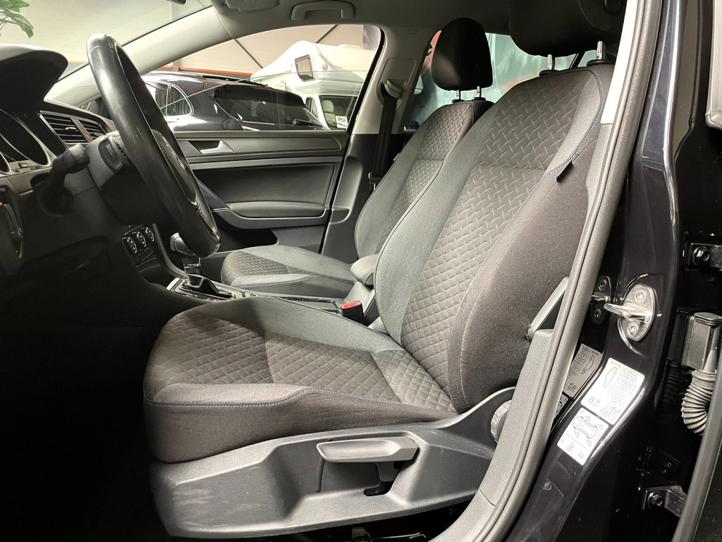 Volkswagen Golf 1.6 TDI Highline Business NAVI CARPLAY AUTOMAAT 28