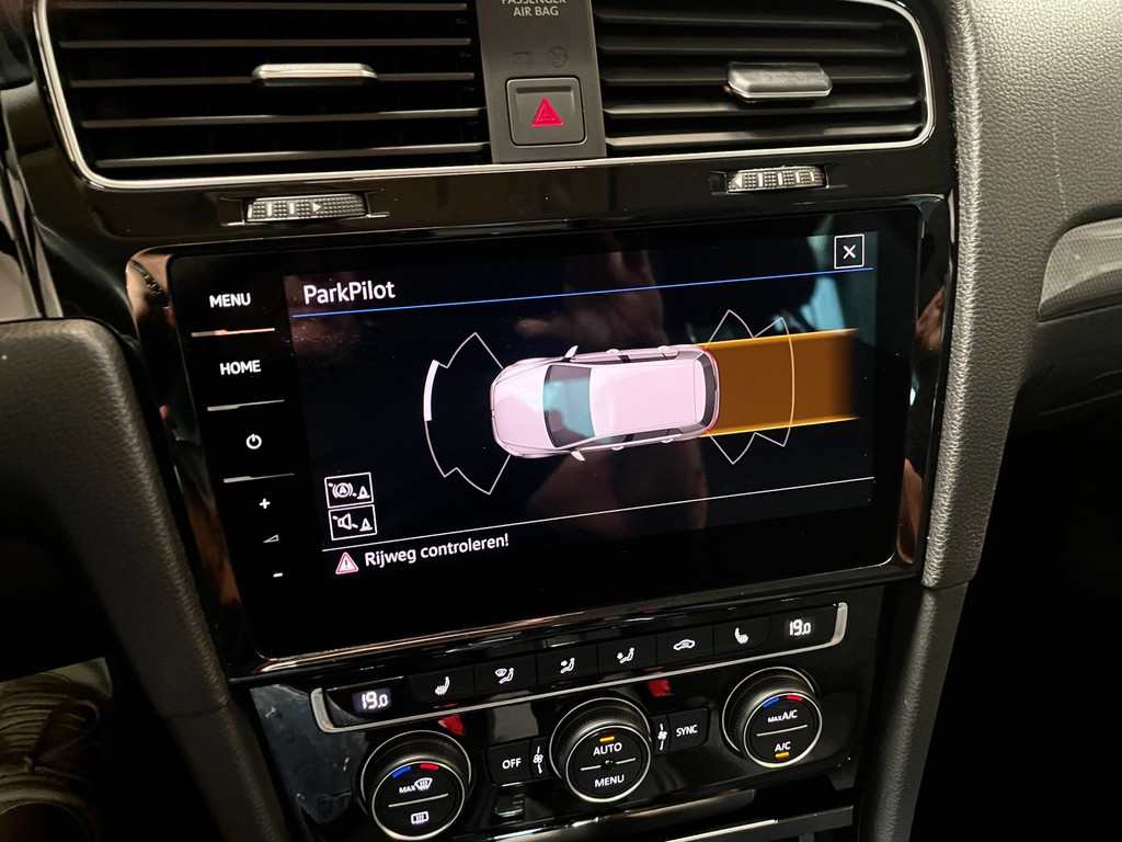 Volkswagen Golf 1.6 TDI Highline Business NAVI CARPLAY AUTOMAAT 42