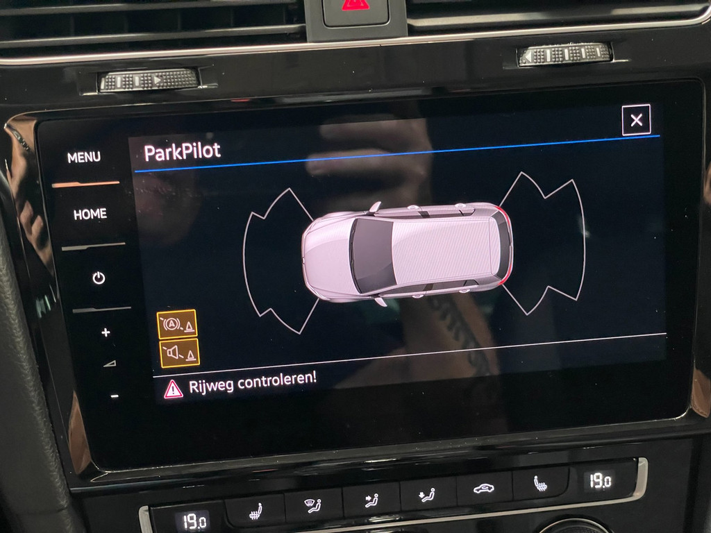 Volkswagen Golf 1.6 TDI Highline Business NAVI CARPLAY AUTOMAAT 43
