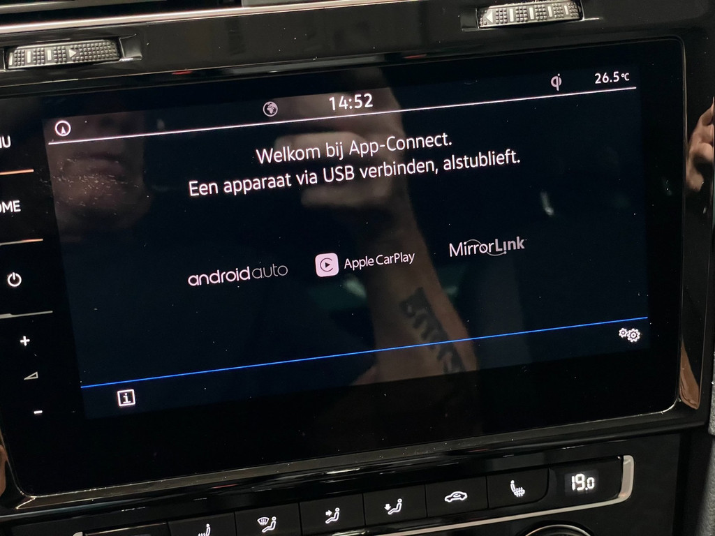 Volkswagen Golf 1.6 TDI Highline Business NAVI CARPLAY AUTOMAAT 46