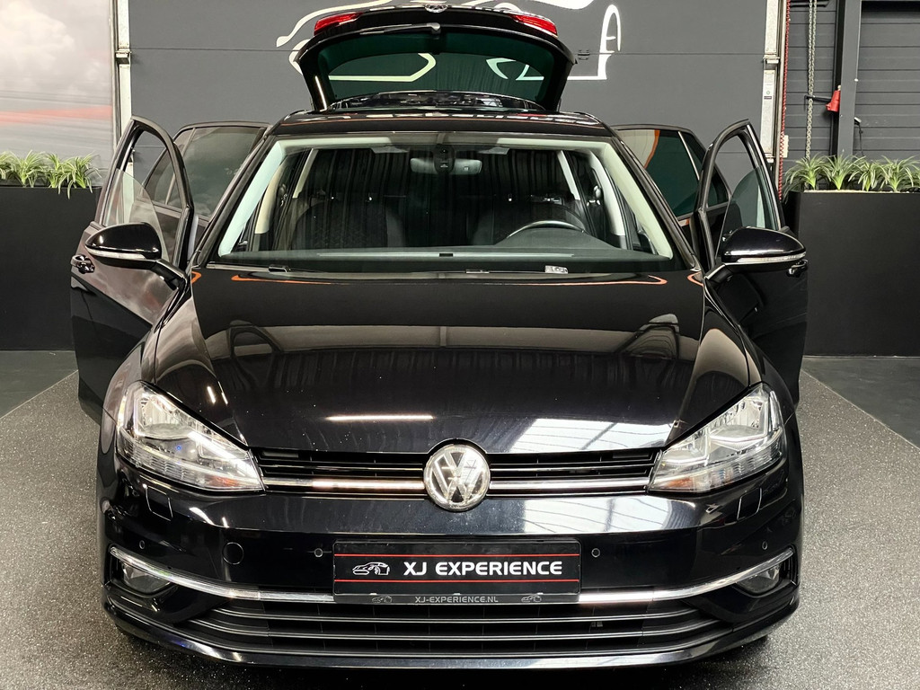 Volkswagen Golf 1.6 TDI Highline Business NAVI CARPLAY AUTOMAAT 7