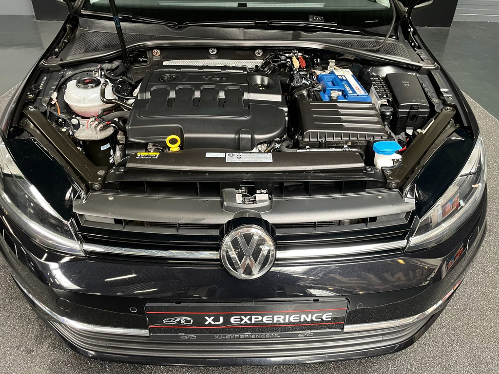 Volkswagen Golf 1.6 TDI Highline Business NAVI CARPLAY AUTOMAAT 9