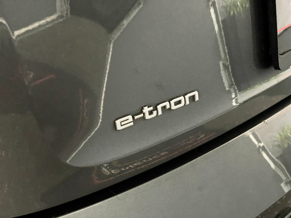 Audi E-tron E-tron 50 quattro Launch edition NAP Black S-LINE 86% SOH PANO TREKH VOL 17