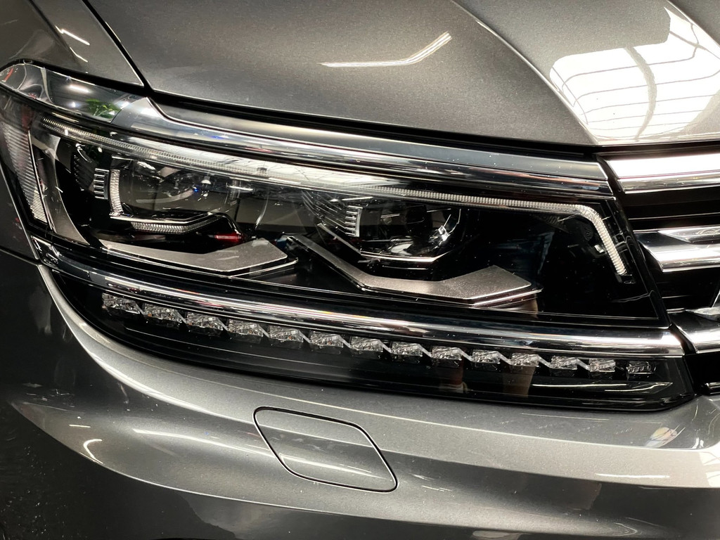 Volkswagen Tiguan 2.0 TSI 4Motion Highline R-LINE 180 PK NAVI TREKH LED 17