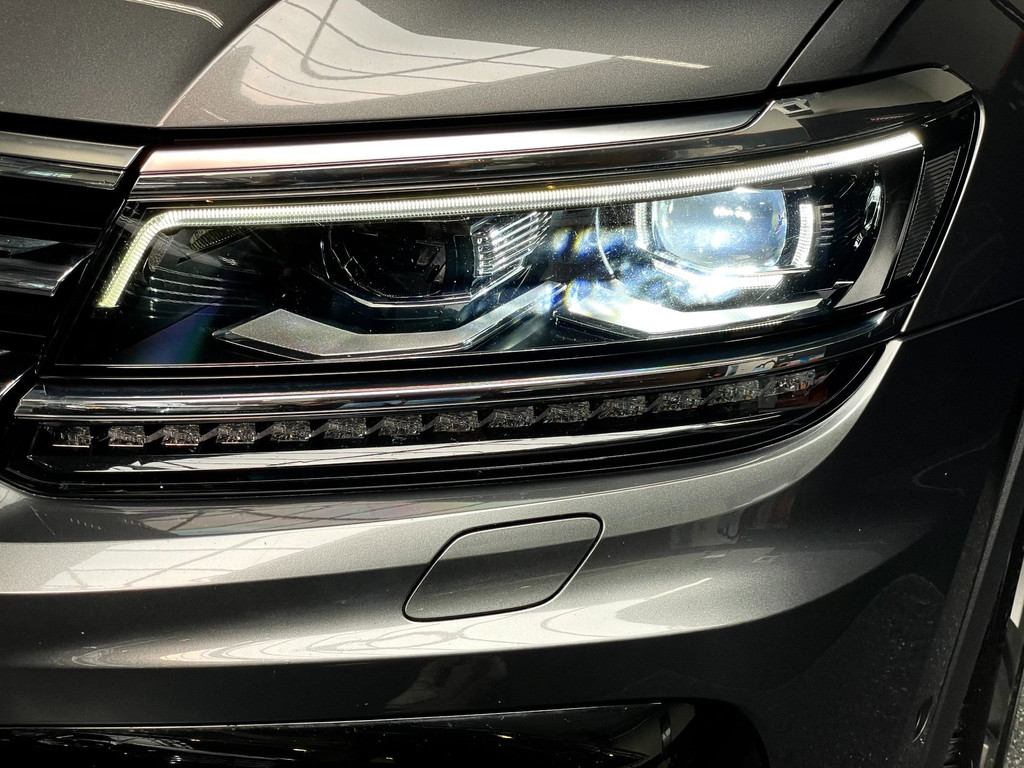 Volkswagen Tiguan 2.0 TSI 4Motion Highline R-LINE 180 PK NAVI TREKH LED 19
