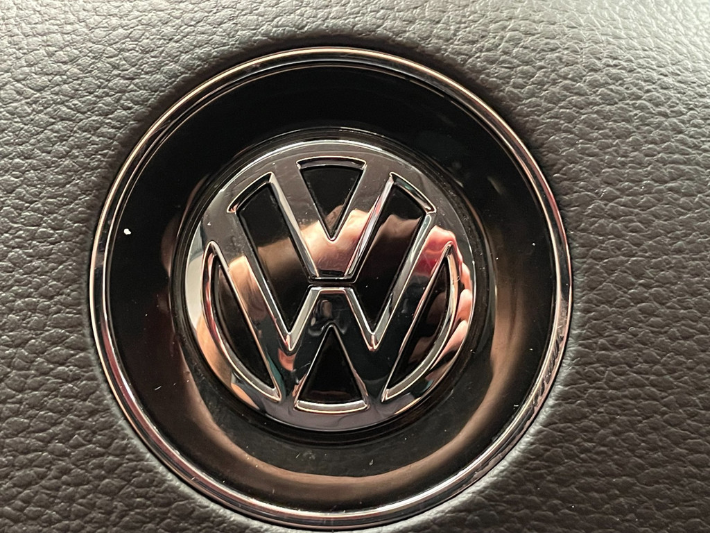 Volkswagen Tiguan 2.0 TSI 4Motion Highline R-LINE 180 PK NAVI TREKH LED 40