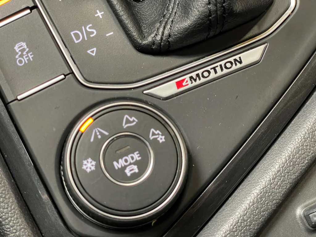 Volkswagen Tiguan 2.0 TSI 4Motion Highline R-LINE 180 PK NAVI TREKH LED 50