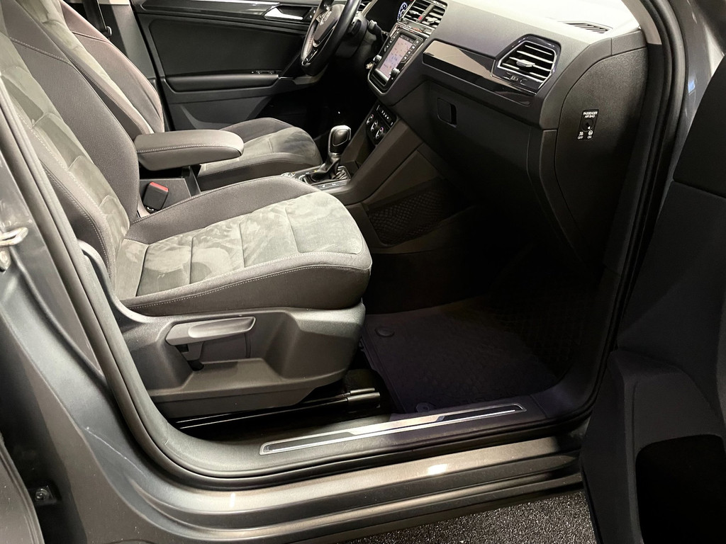 Volkswagen Tiguan 2.0 TSI 4Motion Highline R-LINE 180 PK NAVI TREKH LED 56