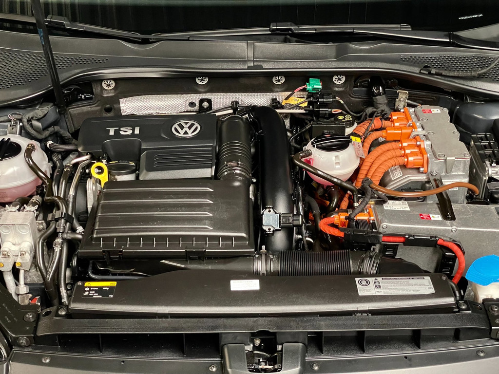 Volkswagen Golf 1.4 TSI GTE NAVI ACC TREKH NAP 10