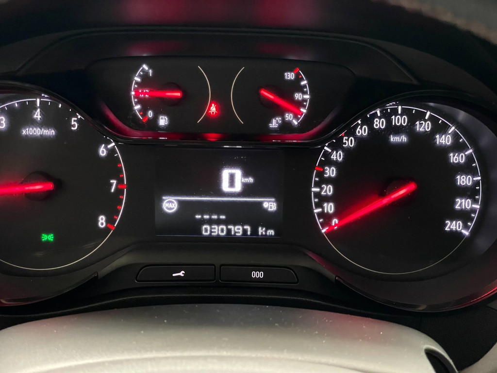 Opel Crossland X 1.2 Turbo Online Edition AIRCO NAVI CARPLAY NAP 29