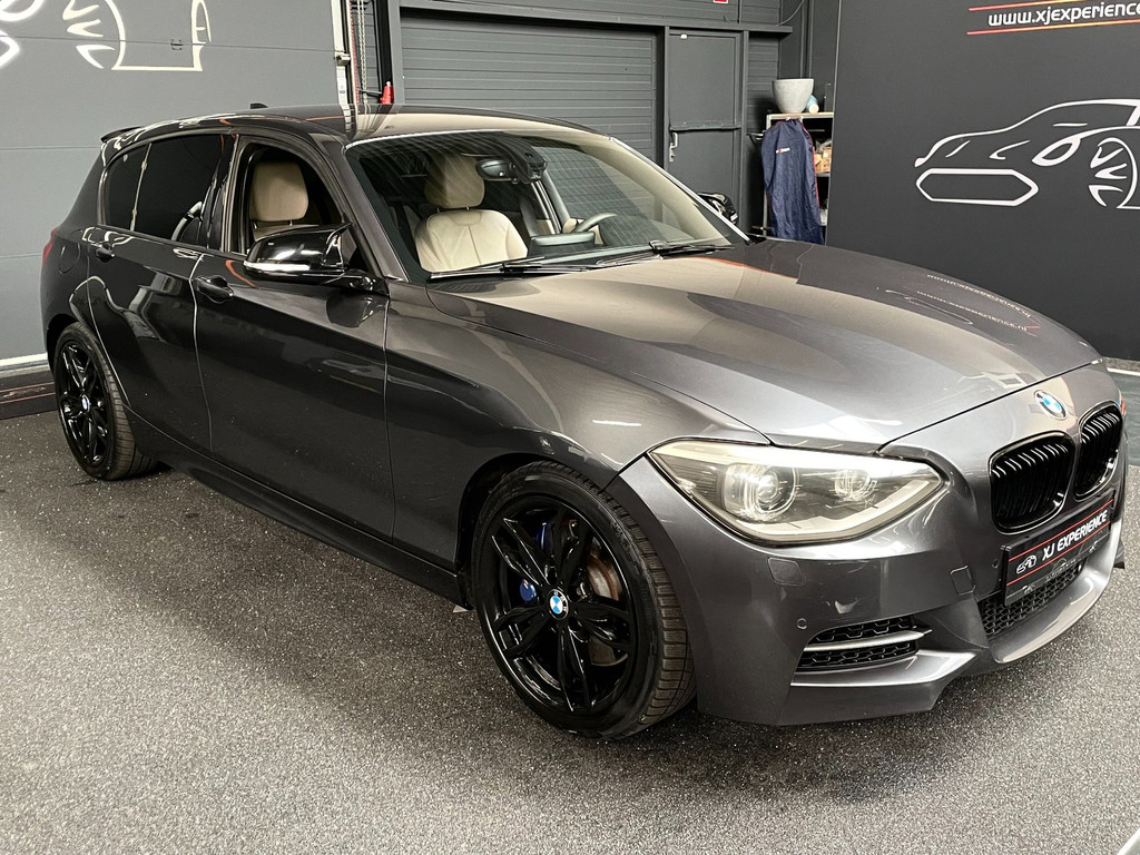 BMW 1-serie M135i xDrive 320 PK M-PERFORMANCE NAVI LEER CARPLAY 1