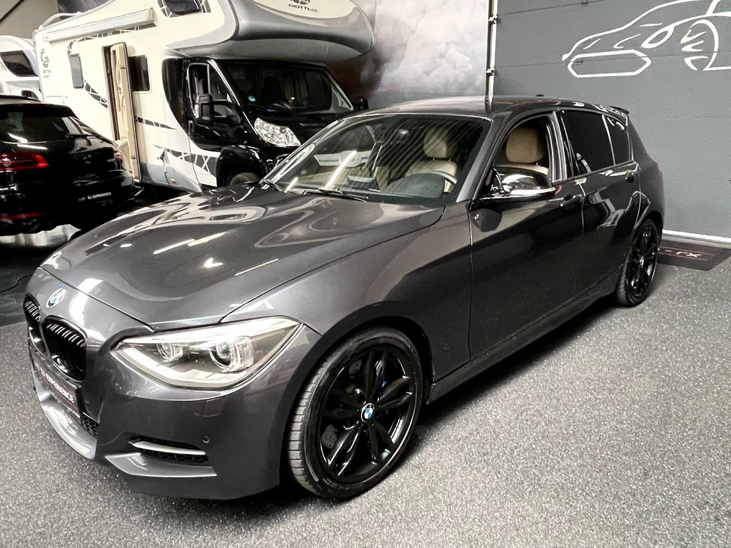 BMW 1-serie M135i xDrive 320 PK M-PERFORMANCE NAVI LEER CARPLAY 2