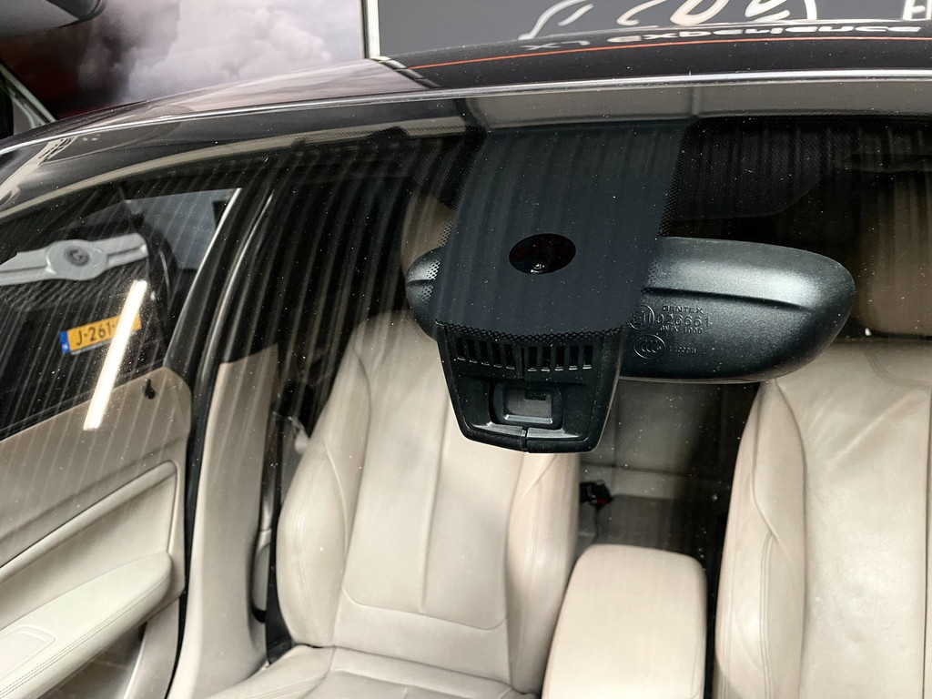 BMW 1-serie M135i xDrive 320 PK M-PERFORMANCE NAVI LEER CARPLAY 20