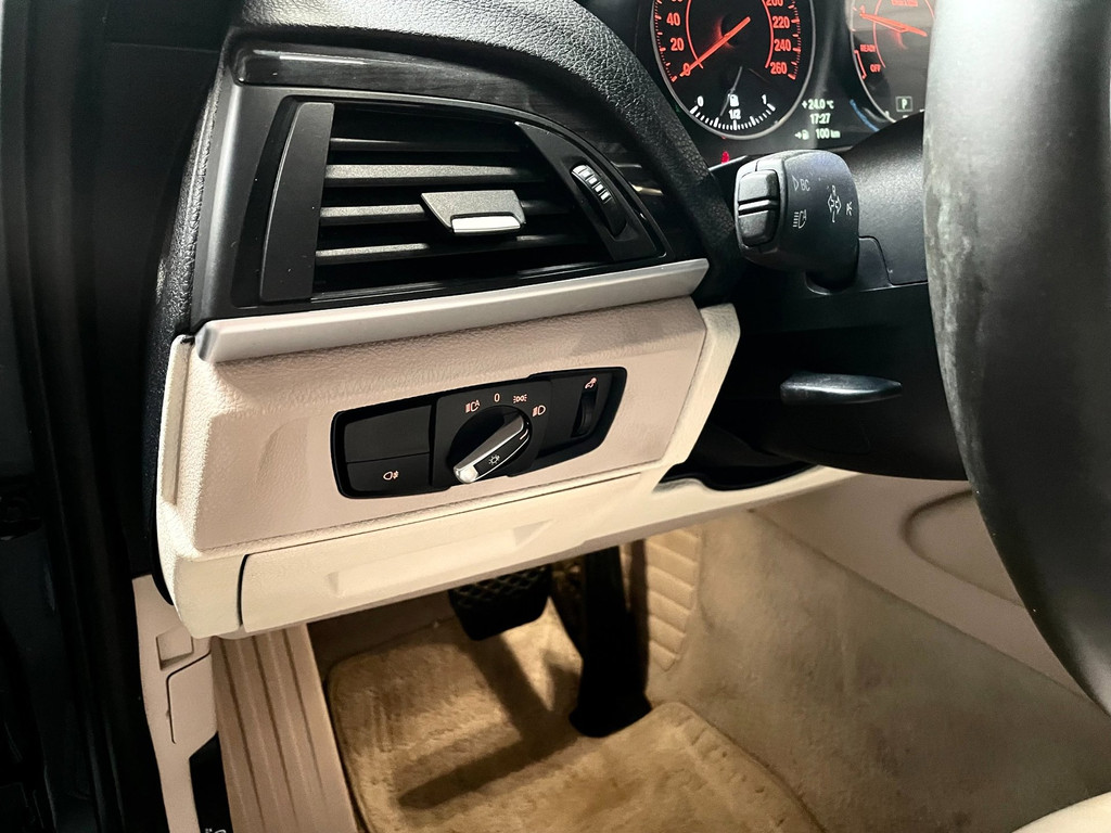 BMW 1-serie M135i xDrive 320 PK M-PERFORMANCE NAVI LEER CARPLAY 31