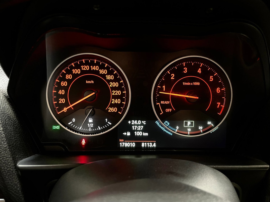 BMW 1-serie M135i xDrive 320 PK M-PERFORMANCE NAVI LEER CARPLAY 35