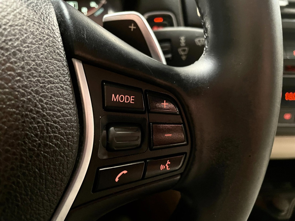BMW 1-serie M135i xDrive 320 PK M-PERFORMANCE NAVI LEER CARPLAY 36
