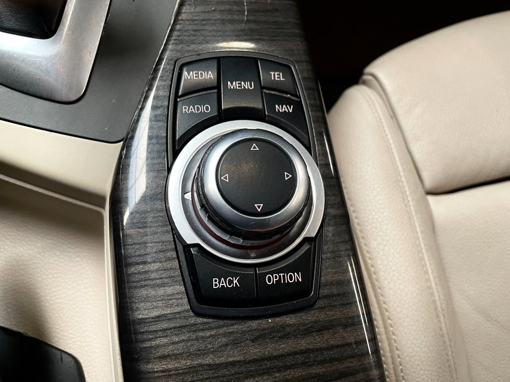 BMW 1-serie M135i xDrive 320 PK M-PERFORMANCE NAVI LEER CARPLAY 46