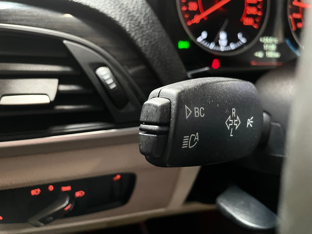 BMW 1-serie M135i xDrive 320 PK M-PERFORMANCE NAVI LEER CARPLAY 49