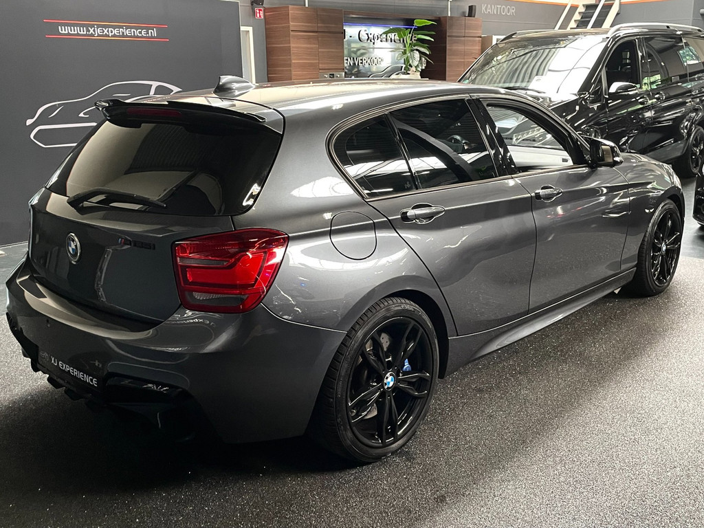 BMW 1-serie M135i xDrive 320 PK M-PERFORMANCE NAVI LEER CARPLAY 5
