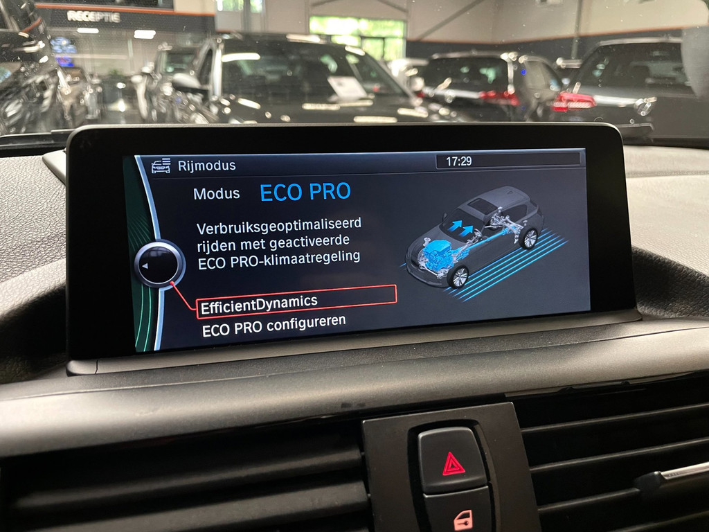 BMW 1-serie M135i xDrive 320 PK M-PERFORMANCE NAVI LEER CARPLAY 50
