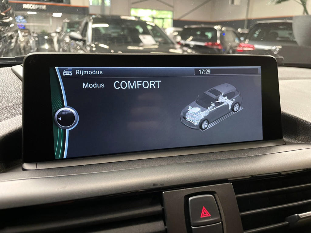 BMW 1-serie M135i xDrive 320 PK M-PERFORMANCE NAVI LEER CARPLAY 51