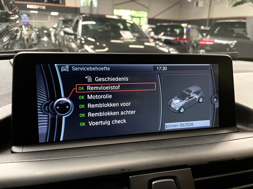 BMW 1-serie M135i xDrive 320 PK M-PERFORMANCE NAVI LEER CARPLAY 56