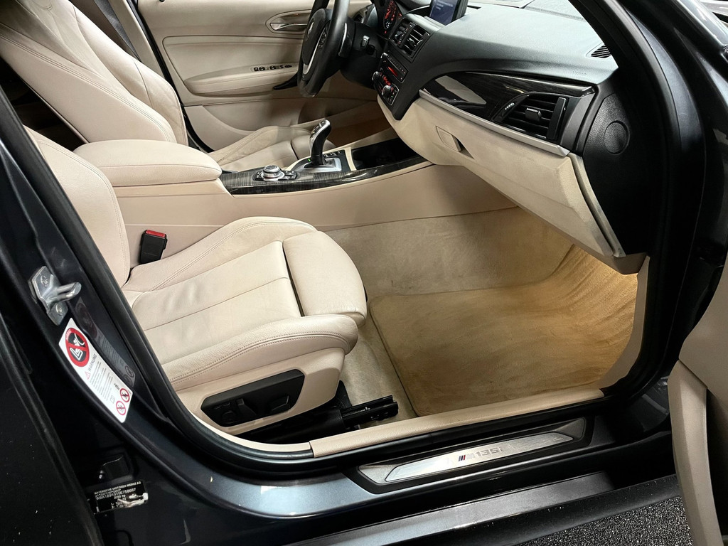 BMW 1-serie M135i xDrive 320 PK M-PERFORMANCE NAVI LEER CARPLAY 60